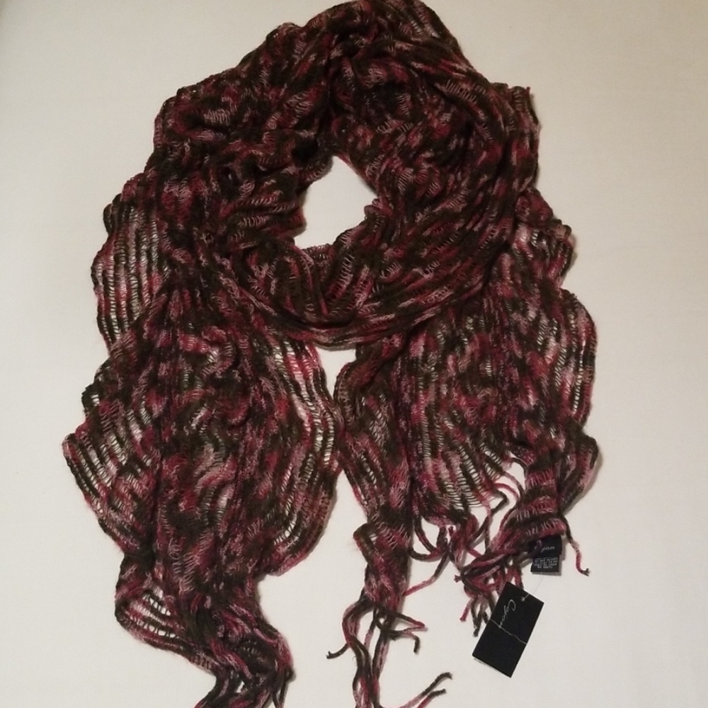 Such a beautiful and unique scarf!